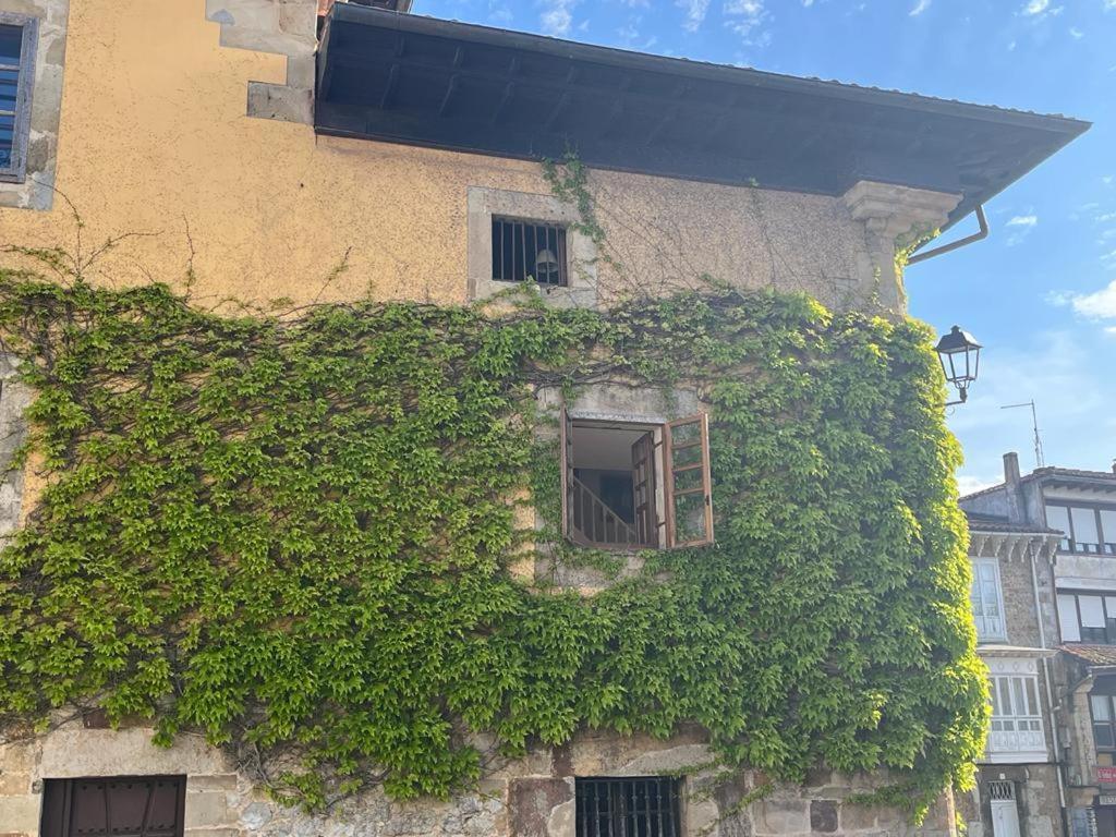 Apartamento Gaudi Comillas Εξωτερικό φωτογραφία